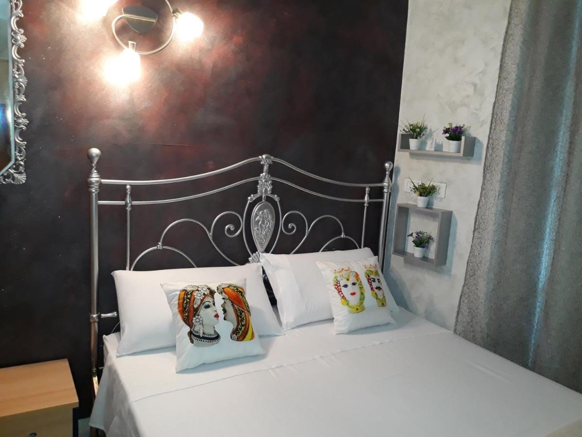 B&B Sotto Gli Archi Κατάνια Εξωτερικό φωτογραφία