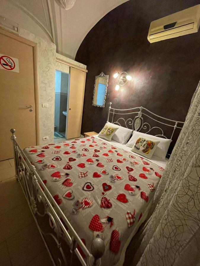 B&B Sotto Gli Archi Κατάνια Εξωτερικό φωτογραφία