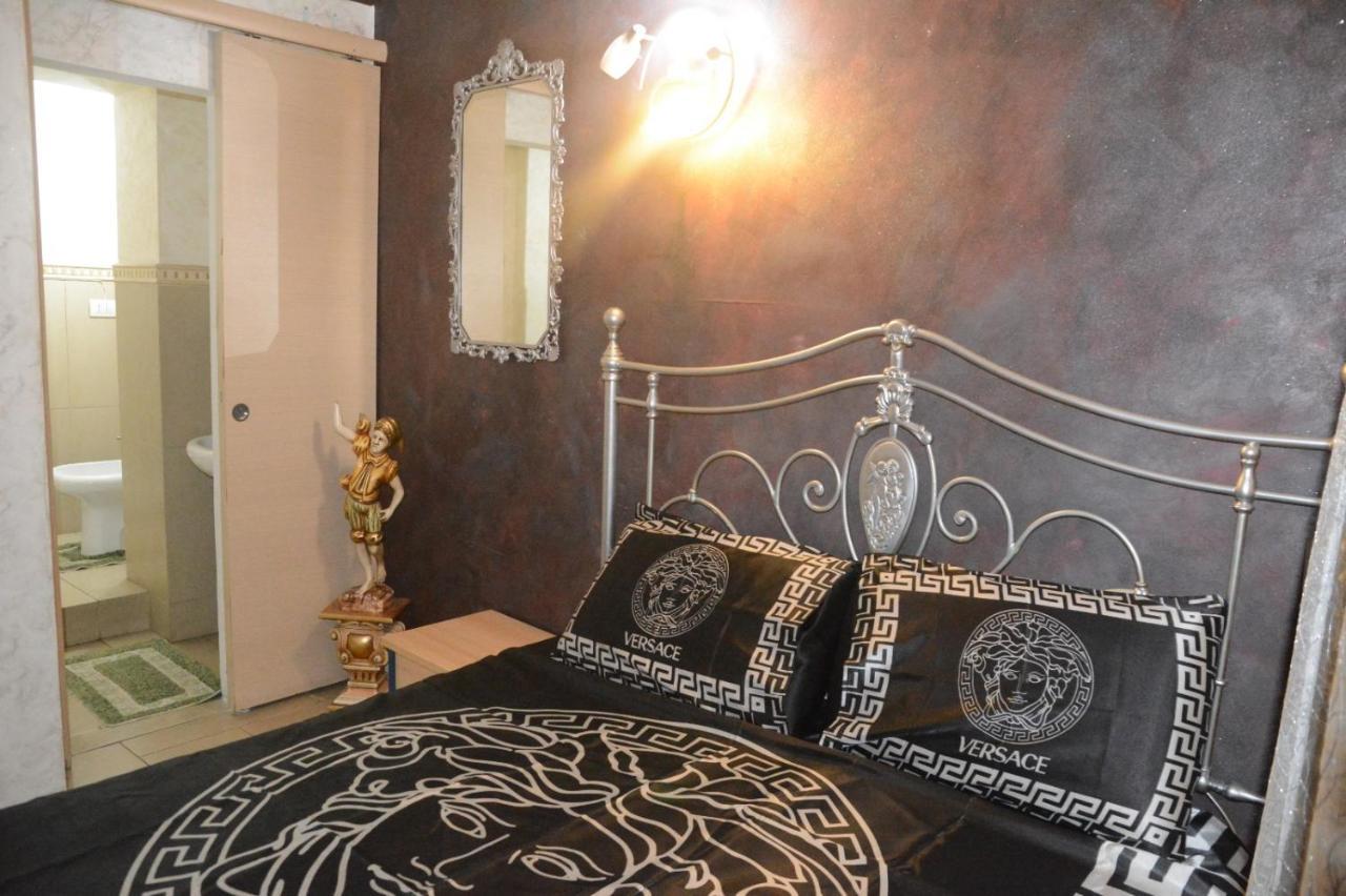 B&B Sotto Gli Archi Κατάνια Εξωτερικό φωτογραφία